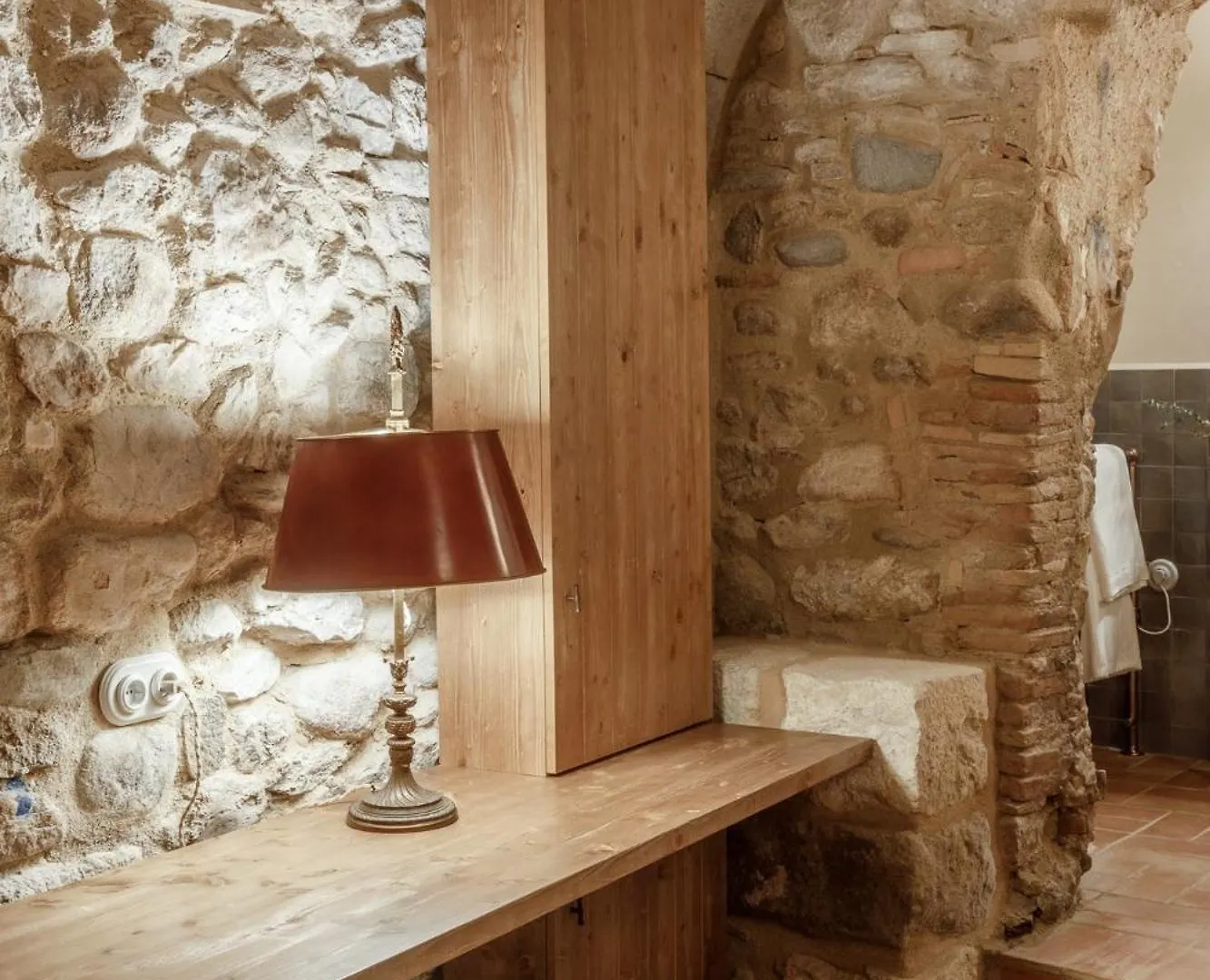 Hotel Castell De Vallgornera ペレラダ