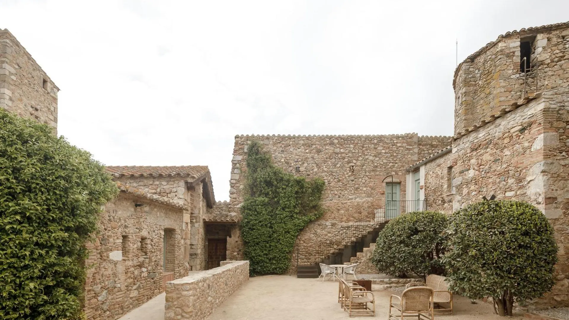Hotel Castell De Vallgornera Peralada